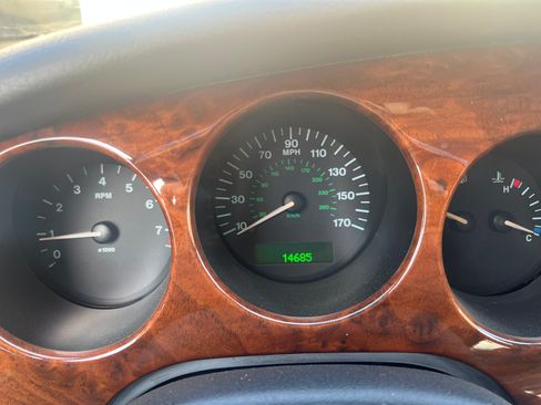 Used 2001 Jaguar XK8 Convertible image 17