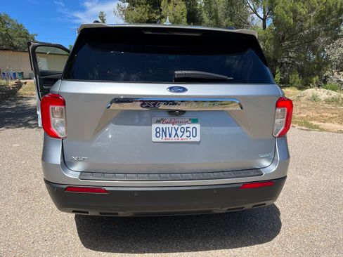 Used 2020 Ford Explorer XLT image 11