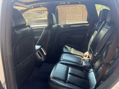 Used 2012 Porsche Cayenne S AWD/4WD image 18
