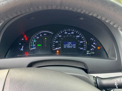 Used 2010 Toyota Camry Hybrid image 2