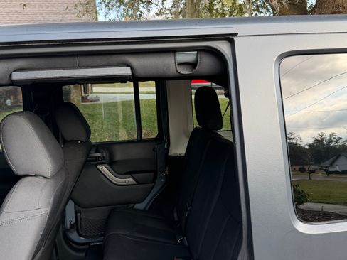 Used 2015 Jeep Wrangler Unlimited Sport w/ Quick Order Package 24S image 9