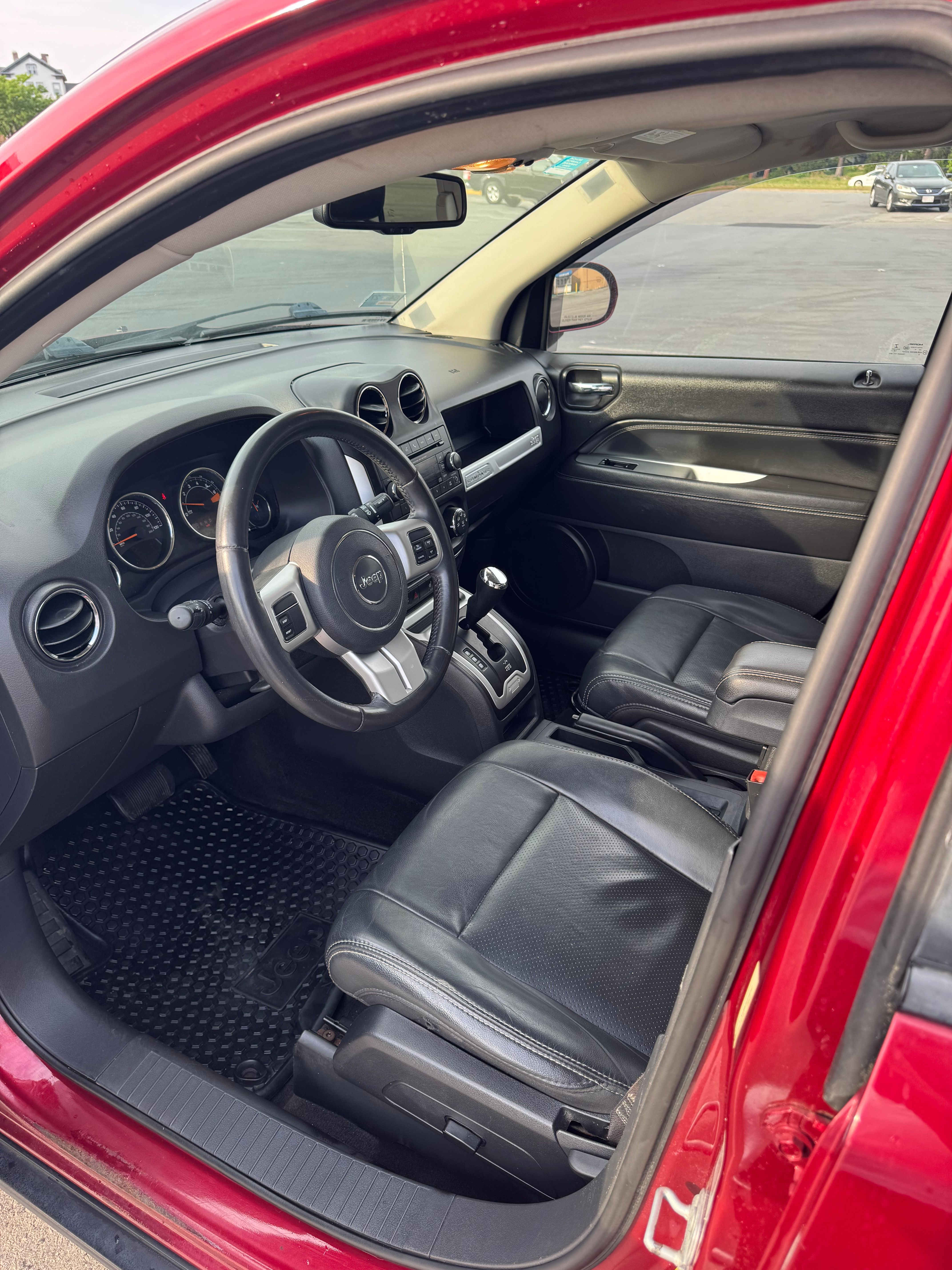 Used 2015 Jeep Compass High Altitude AWD/4WD image 10
