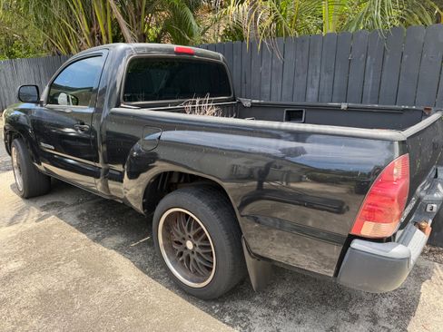 Used 2005 Toyota Tacoma 2WD Regular Cab image 4