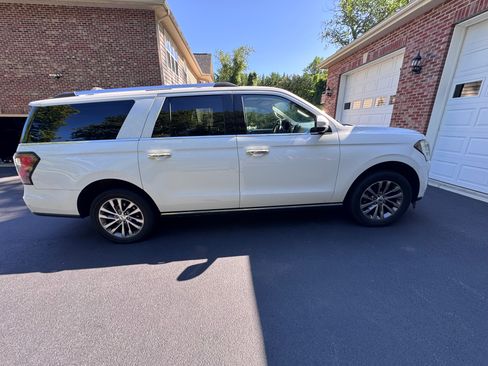 Used 2018 Ford Expedition Max Limited w/ Equipment Group 301A AWD/4WD image 2