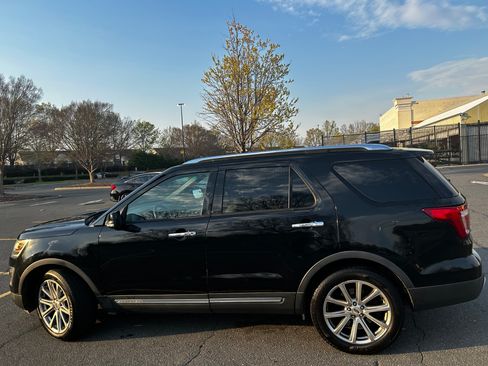 Used 2016 Ford Explorer Limited image 2