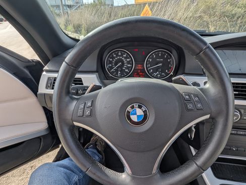 Used 2011 BMW 335i 335i Convertible 2D image 16