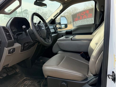 Used 2020 Ford F250 XL w/ Power Equipment Group RWD image 10