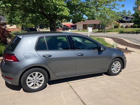 Used 2018 Volkswagen Golf S FWD image 2