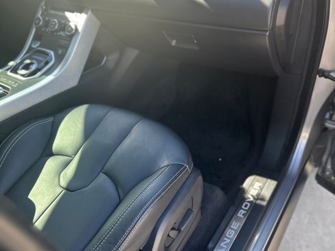 Used 2012 Land Rover Range Rover Evoque Prestige image 22