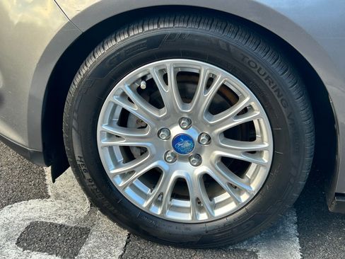 Used 2012 Ford Focus SE image 6