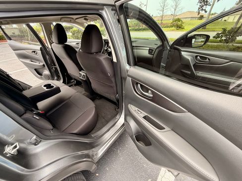 Used 2022 Nissan Rogue Sport S FWD image 12