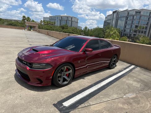 Used 2019 Dodge Charger SRT Hellcat w/ Harman/Kardon Audio Group RWD image 4