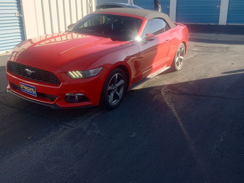 Used 2016 Ford Mustang Convertible w/ Equipment Group 051A image 9
