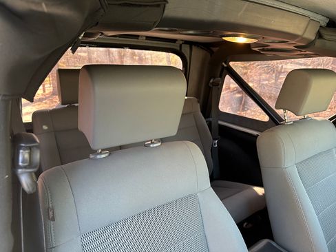 Used 2009 Jeep Wrangler Rubicon w/ PWR Convenience Group image 12