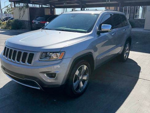 Used 2016 Jeep Grand Cherokee Limited RWD image 2