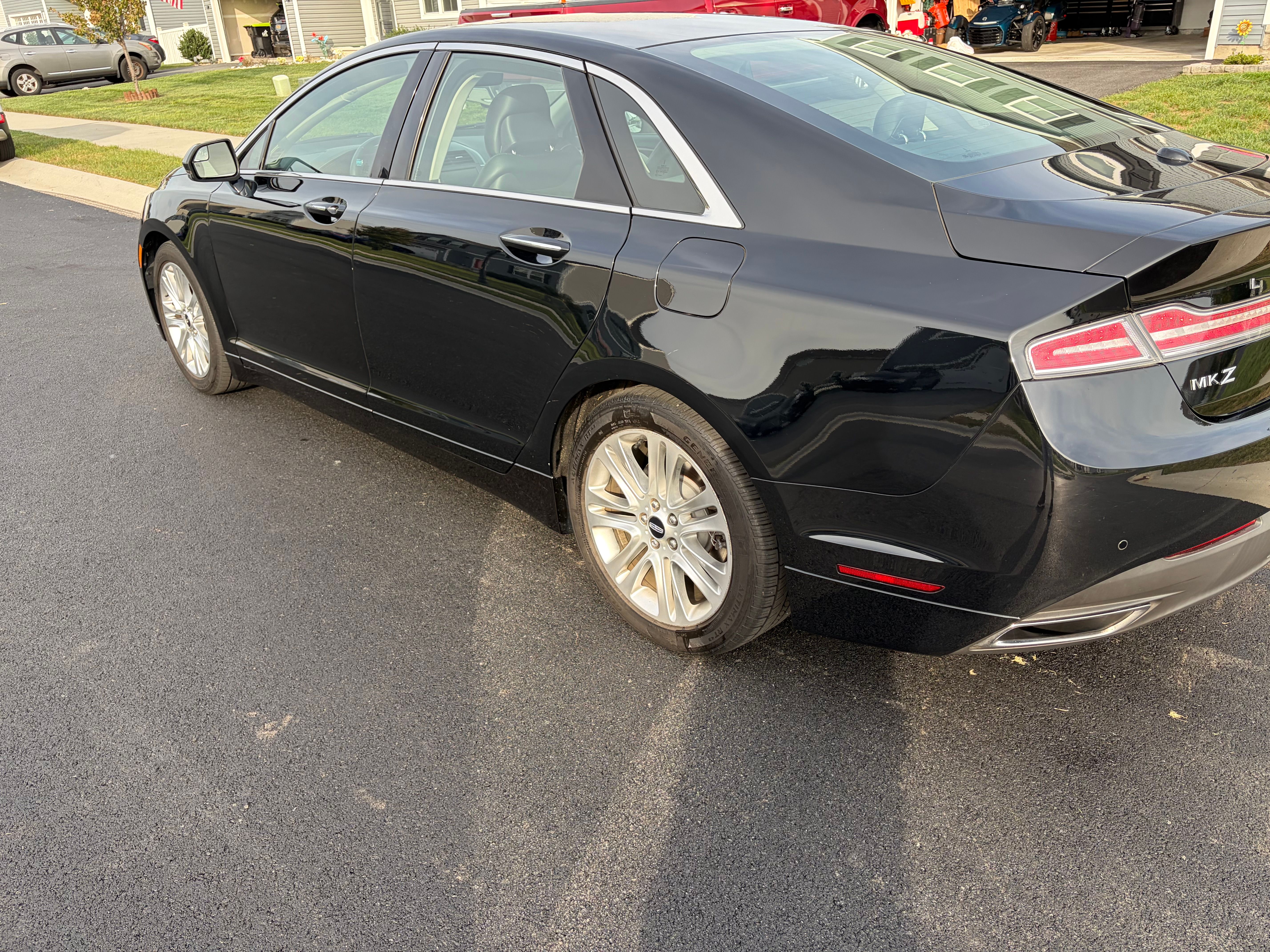 Used 2016 Lincoln MKZ FWD image 6