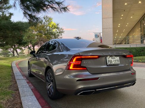 Used 2019 Volvo S60 T5 Inscription FWD image 4