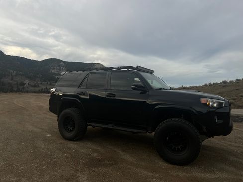 Used 2015 Toyota 4Runner Trail Premium image 11