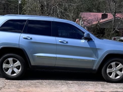 Used 2013 Jeep Grand Cherokee Laredo image 5
