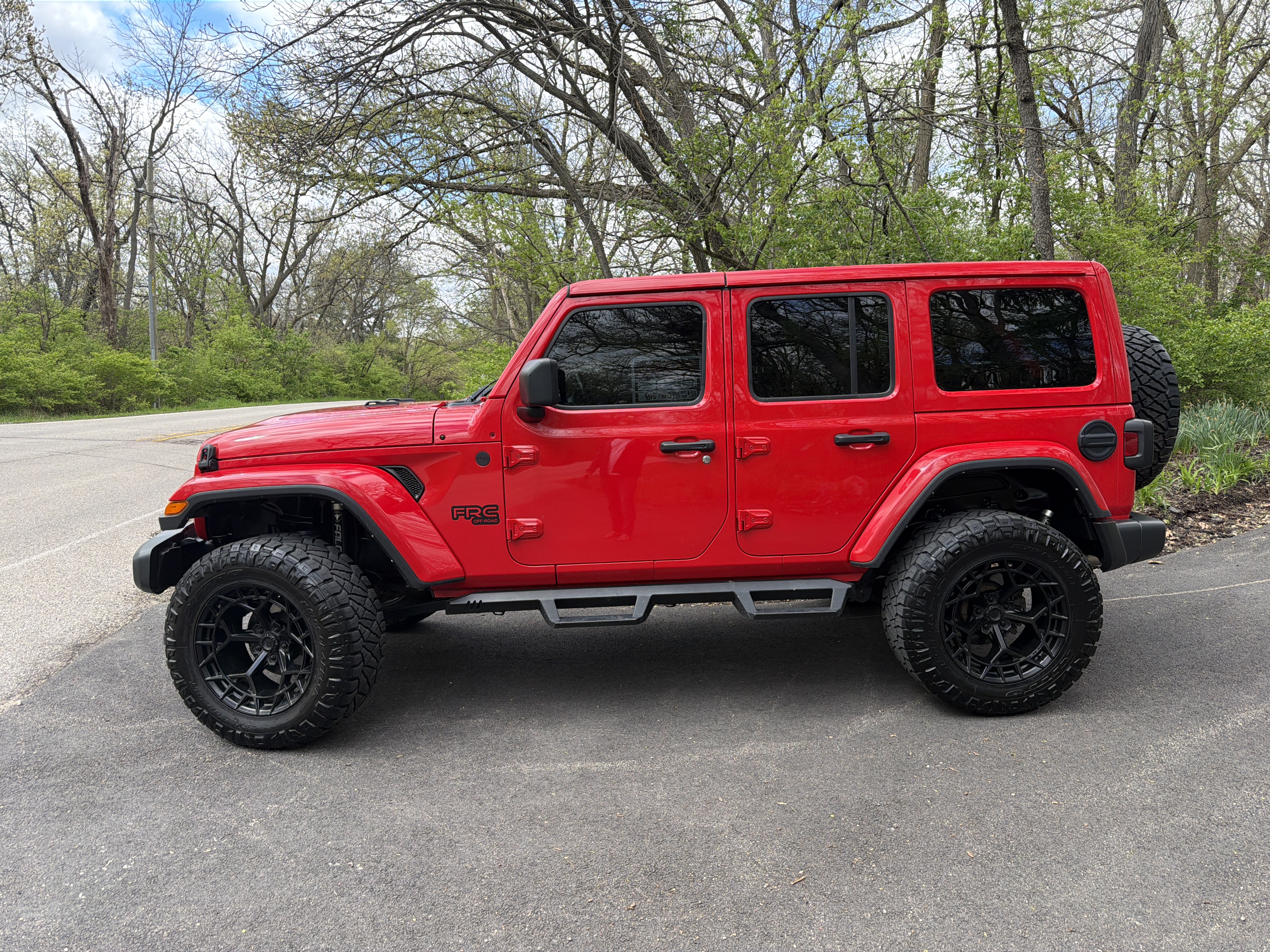 Used 2021 Jeep Wrangler Unlimited Sahara w/ Uconnect 4C Nav & Sound Group AWD/4WD image 1