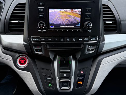 Used 2018 Honda Odyssey LX image 27