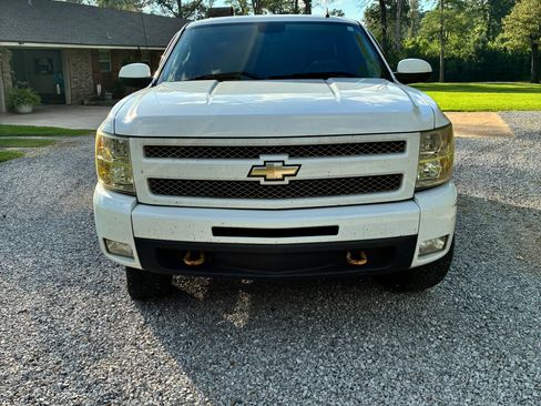 Used 2009 Chevrolet Silverado 1500 LTZ w/ Safety Package AWD/4WD image 4