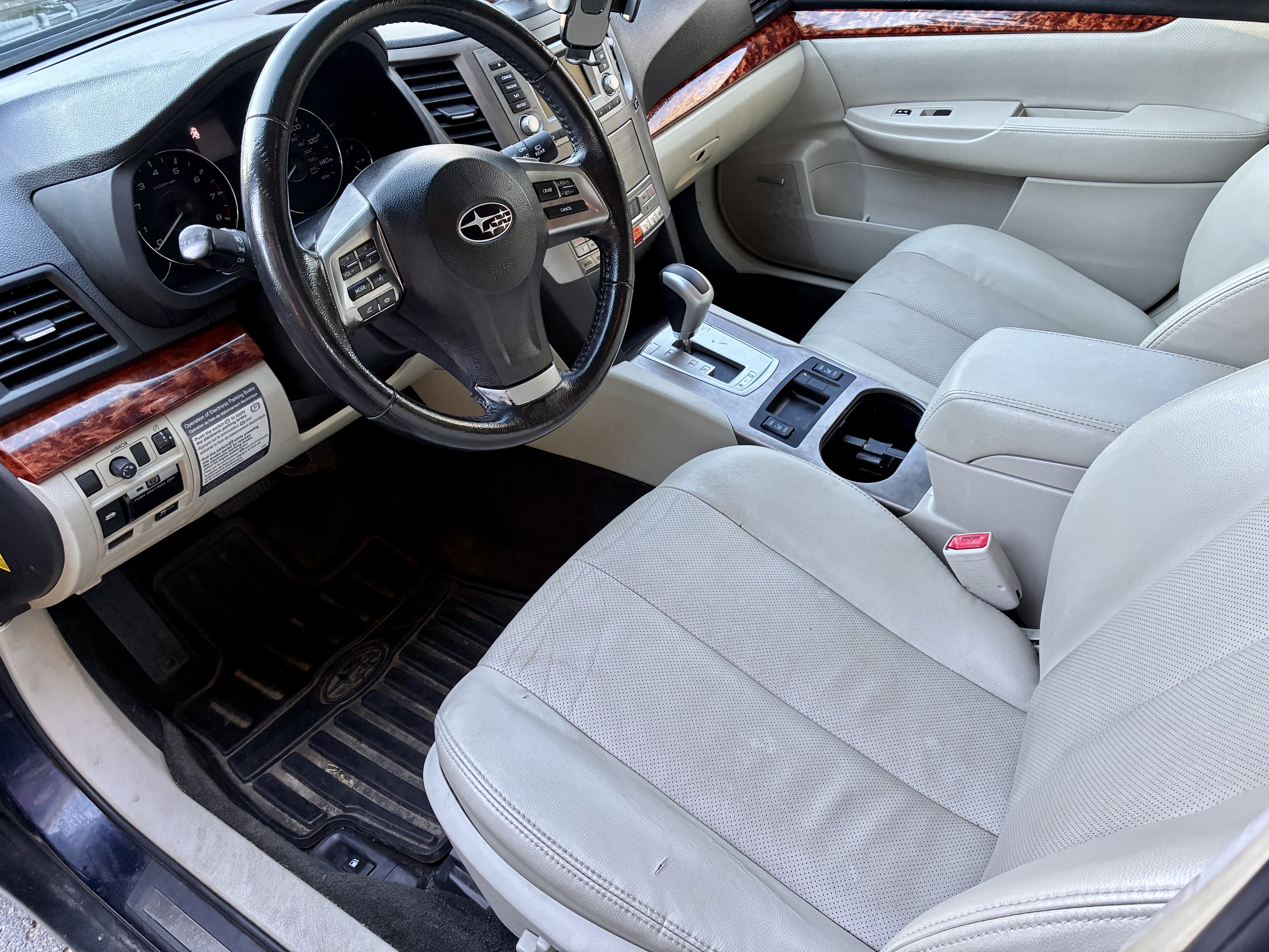 Used 2012 Subaru Outback 2.5i Limited AWD/4WD image 9