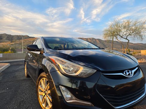 Used 2014 Hyundai Elantra SE w/ Option Group 02 image 2