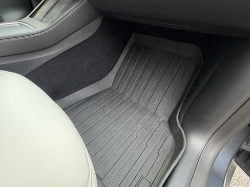 Used 2022 Tesla Model Y Performance image 23