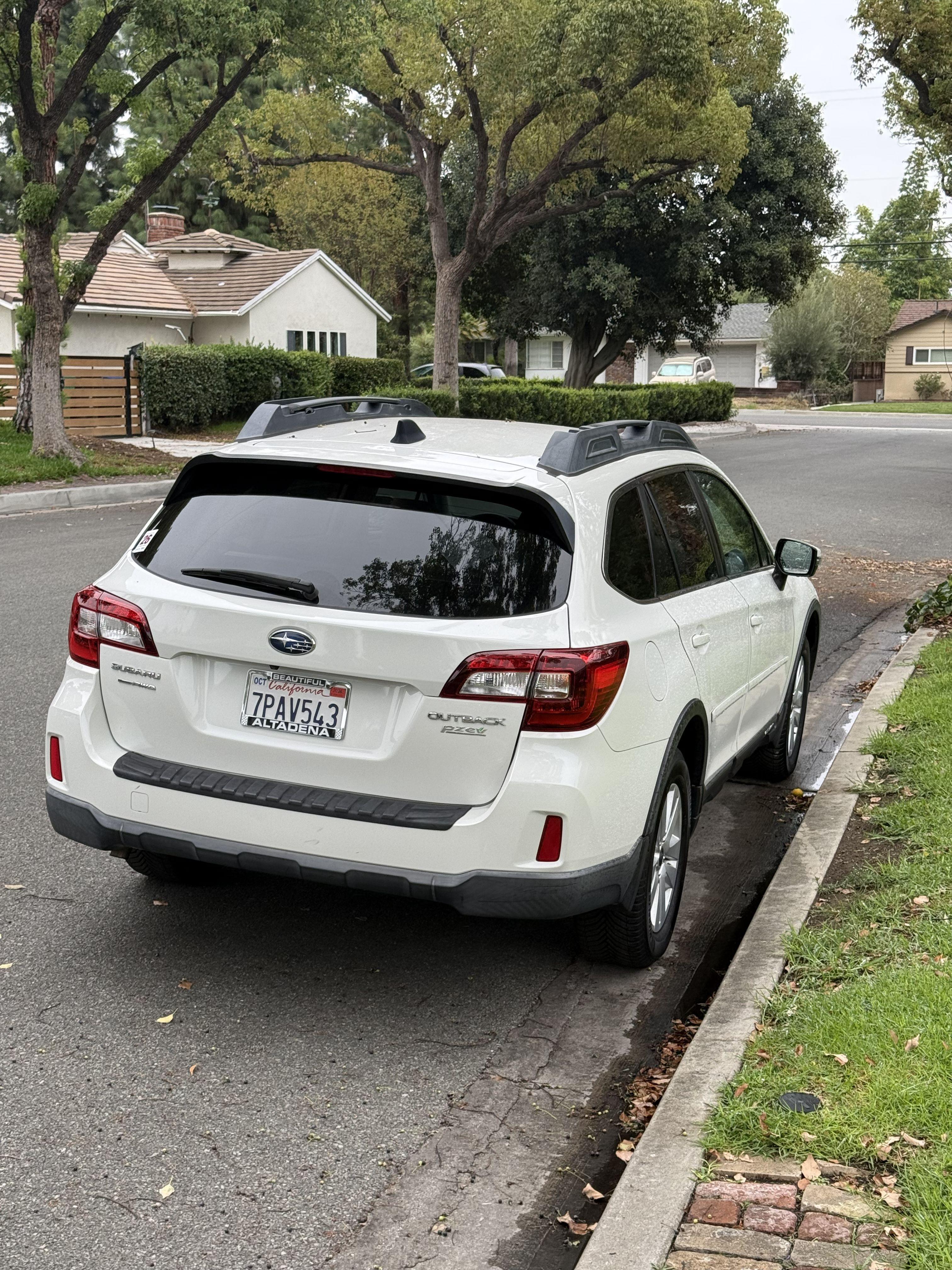 Used 2016 Subaru Outback 2.5i Premium AWD/4WD image 9