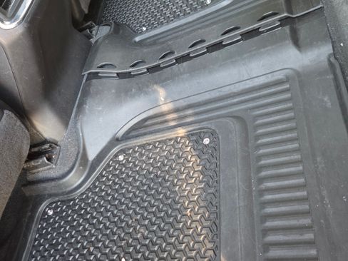 Used 2021 GMC Sierra 1500 SLT w/ SLT Premium Package image 18