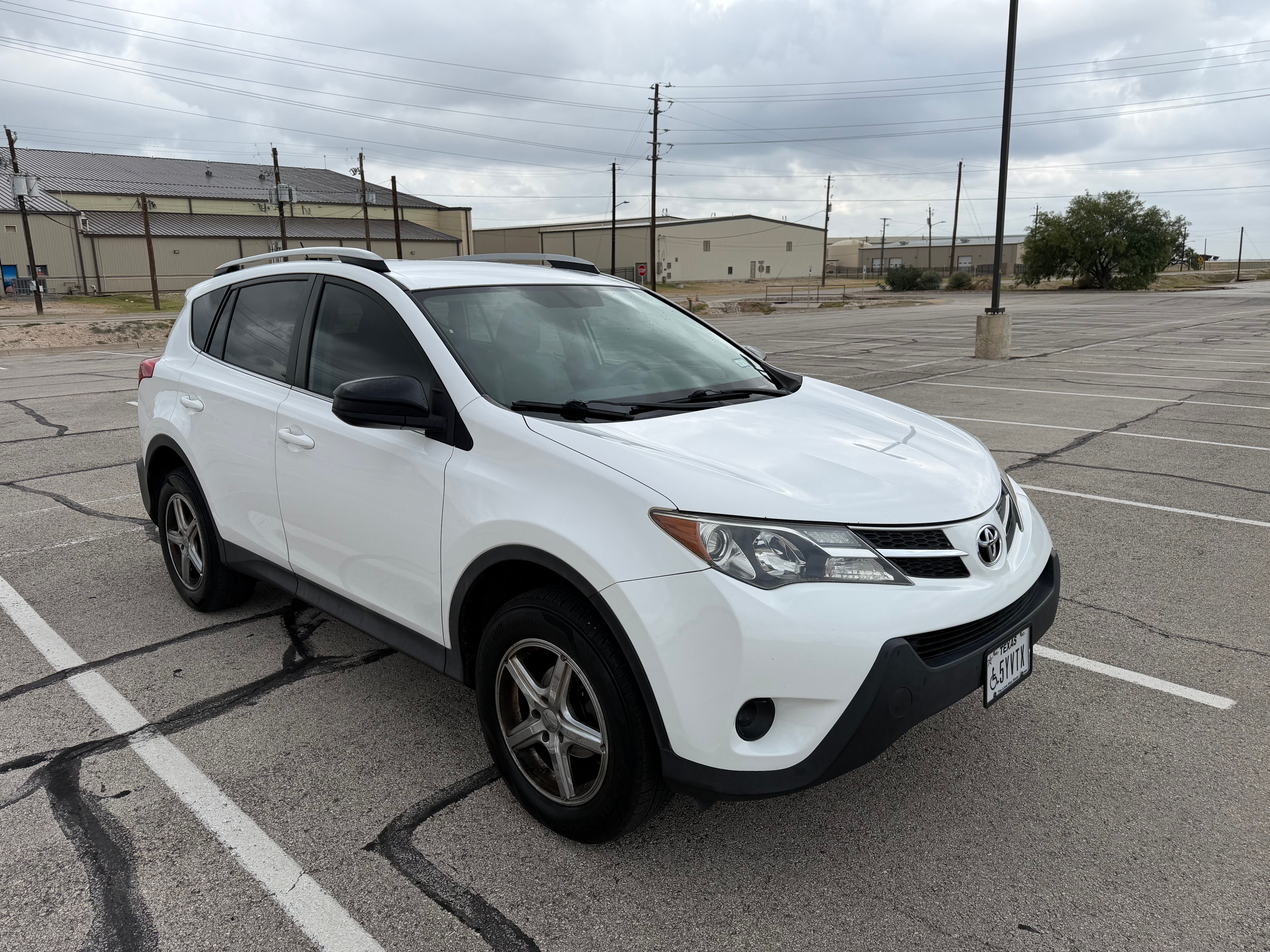 Used 2015 Toyota RAV4 LE FWD image 5
