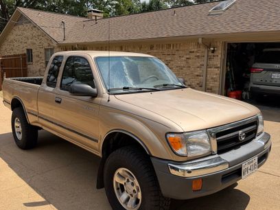 Used 2000 Toyota Tacoma PreRunner w/ Value Pkg
