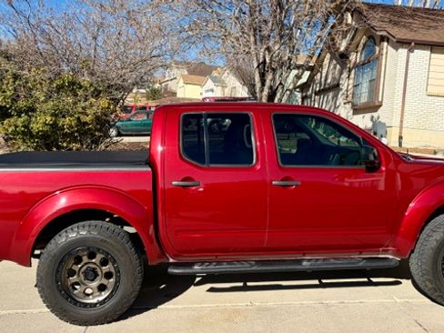 Used 2019 Nissan Frontier SV image 6