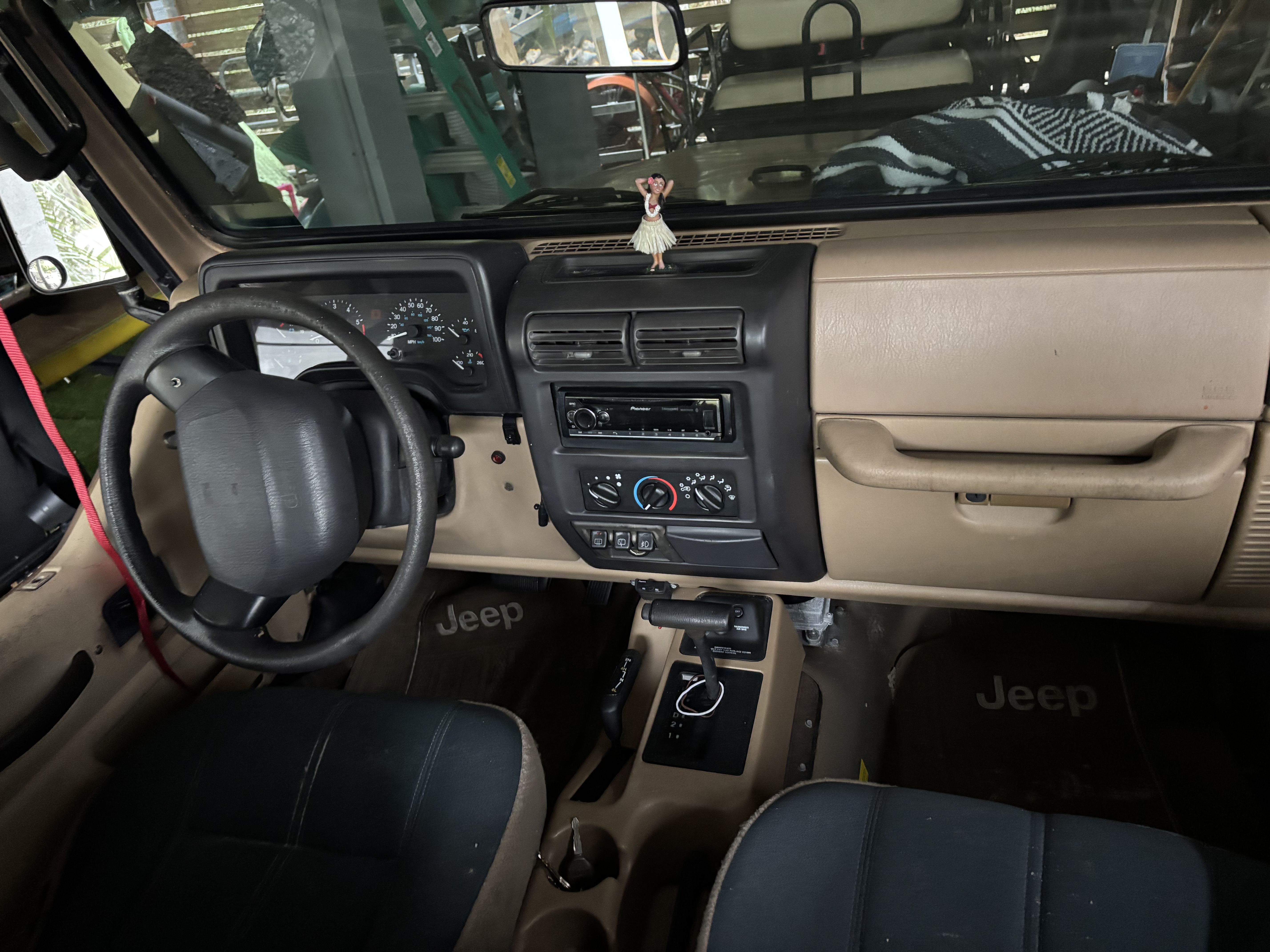 Used 1999 Jeep Wrangler Sahara AWD/4WD image 10