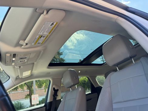 Used 2020 Land Rover Range Rover Evoque S image 16