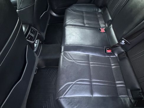 Used 2020 Lexus ES 300h w/ Luxury Package image 5