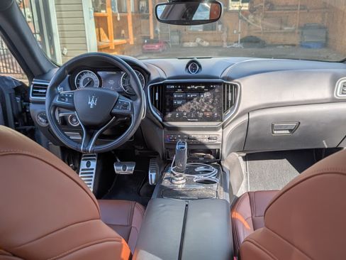 Used 2021 Maserati Ghibli S GranSport image 13