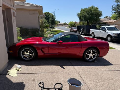Used 2001 Chevrolet Corvette Convertible w/ Preferred Equipment Group2 RWD image 6