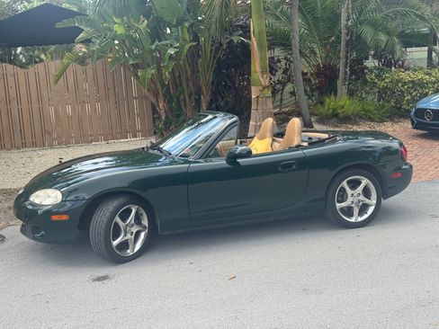 Used 2001 MAZDA MX-5 Miata LS image 1