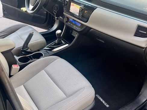 Used 2016 Toyota Corolla LE FWD image 25