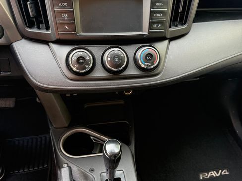 Used 2016 Toyota RAV4 LE FWD image 15