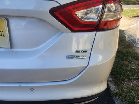 Used 2014 Ford Fusion SE image 16