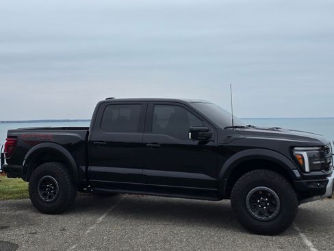 Used 2025 Ford F150 Raptor image 4