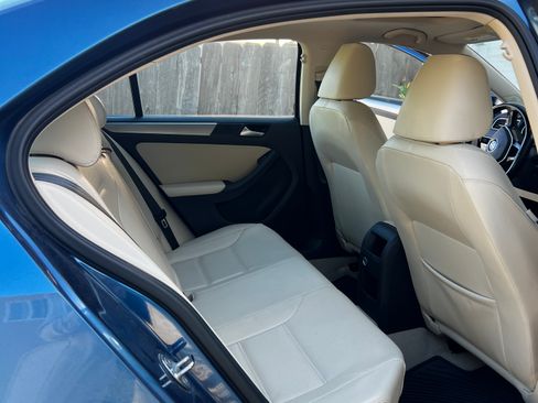 Used 2015 Volkswagen Jetta SE FWD image 10