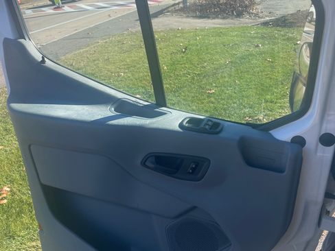 Used 2015 Ford Transit 250 130 Low Roof image 13