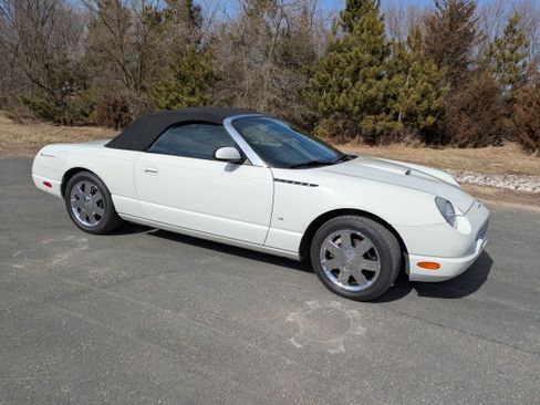 Used 2003 Ford Thunderbird image 15