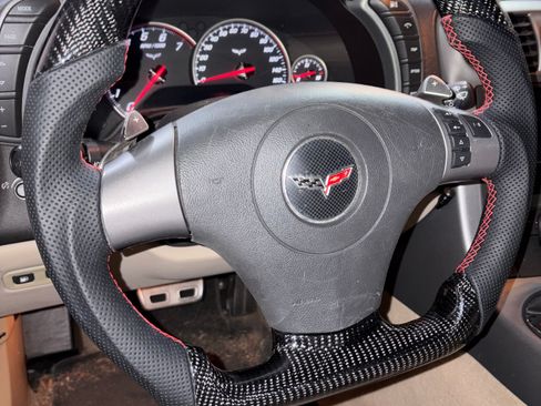 Used 2007 Chevrolet Corvette Coupe w/ Preferred Equipment Group RWD image 9