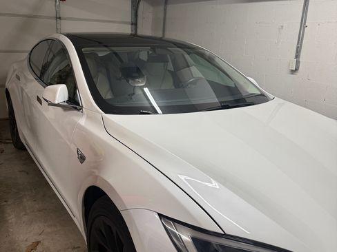 Used 2019 Tesla Model S 75D image 1