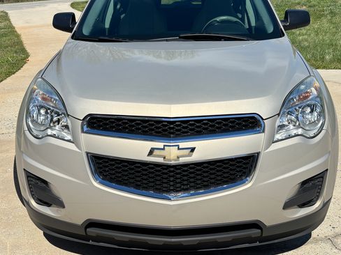 Used 2011 Chevrolet Equinox LS image 2
